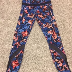 Lululemon leggings size 4